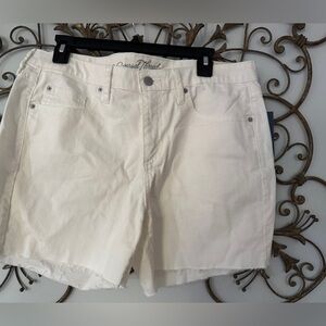Universal Threads Boyfriend Shorts NWT size 14R